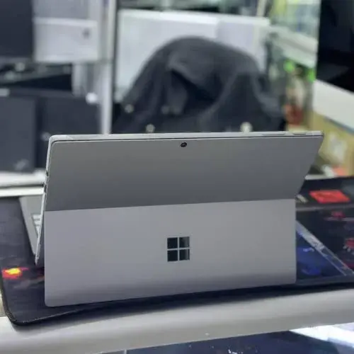 Refurbished Microsoft Surface Pro, Detachable, Core i5 7th Gen, 8GB RAM, 256GB SSD in Kenya